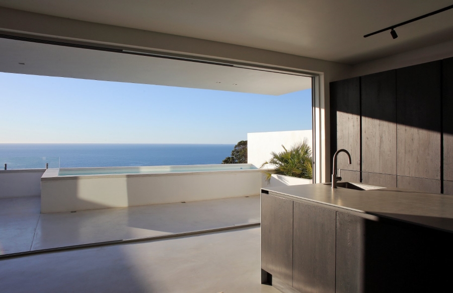 To Let 8 Bedroom Property for Rent in Bakoven Western Cape